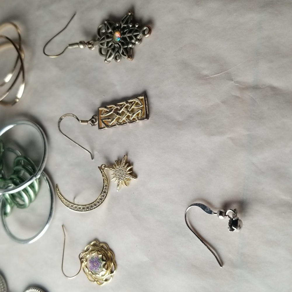 Single Earring Set - Picture 6 of 8